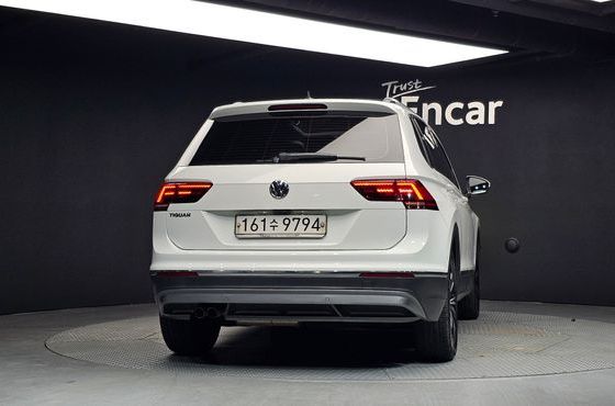 Volkswagen Tiguan 2.0 TDI Prestige — пробег 183 654 км — фото 4 из 5