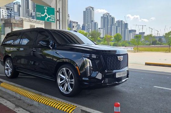 Cadillac Escalade 6.2 ESV ESV Sports Platinum — пробег 9 000 км — фото 2 из 5