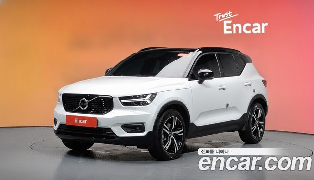 Volvo XC40 T4 R-Design — пробег 46 947 км — фото 1 из 5