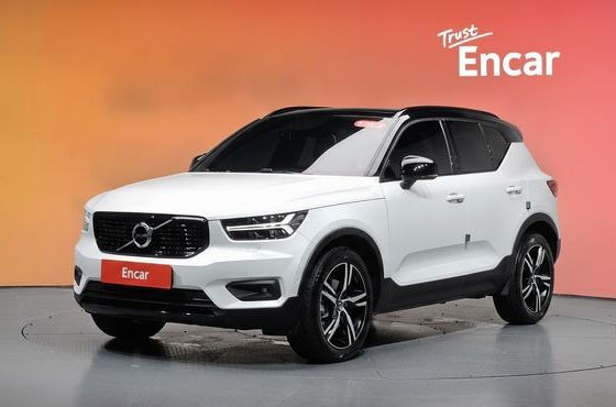 Volvo XC40 T4 R-Design — пробег 46 947 км — фото 1 из 5