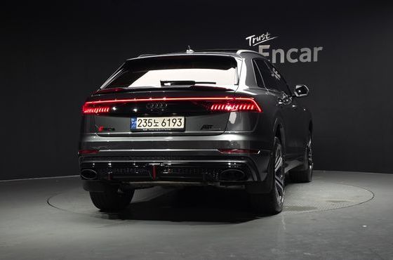 Audi Q8 55 TFSI Quattro Premium — пробег 33 621 км — фото 4 из 5