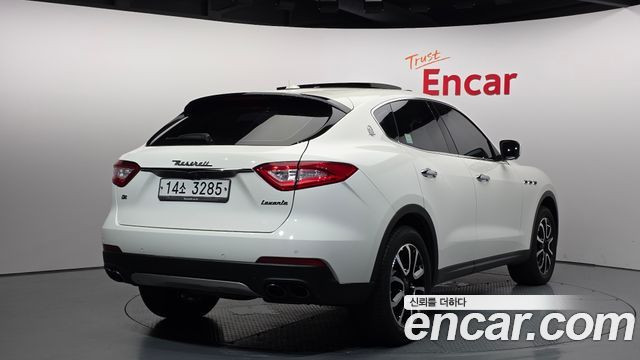 Maserati Levante из Кореи Encar
