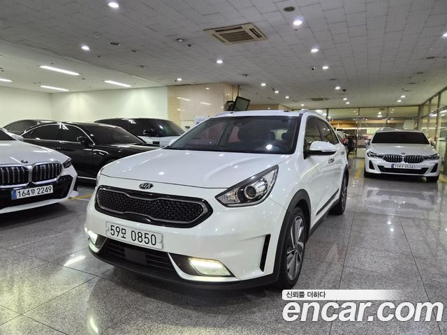 Kia Niro Noblesse — пробег 199 262 км — фото 1 из 5