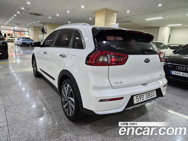 Kia Niro Noblesse — пробег 199 262 км — фото 3 из 5