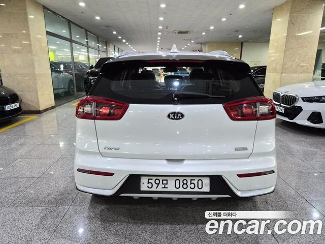 Kia Niro Noblesse — пробег 199 262 км — фото 4 из 5