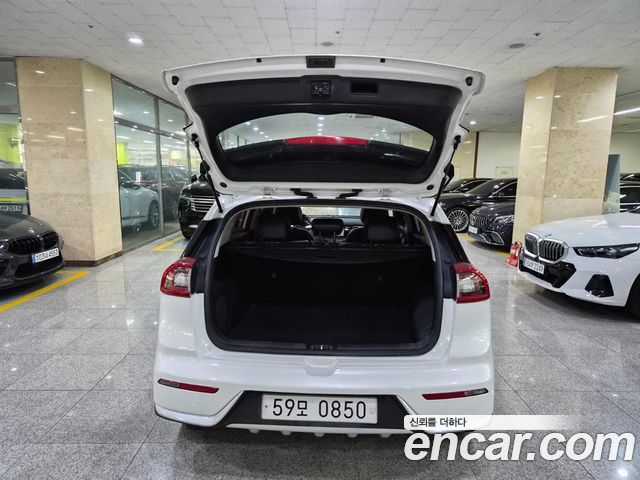 Kia Niro Noblesse — пробег 199 262 км — фото 5 из 5