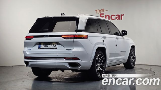 Jeep Cherokee 4xe Summit Reserve — пробег 43 455 км — фото 2 из 5