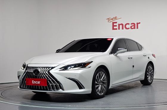 Lexus ES Executive — пробег 13 132 км — фото 1 из 5