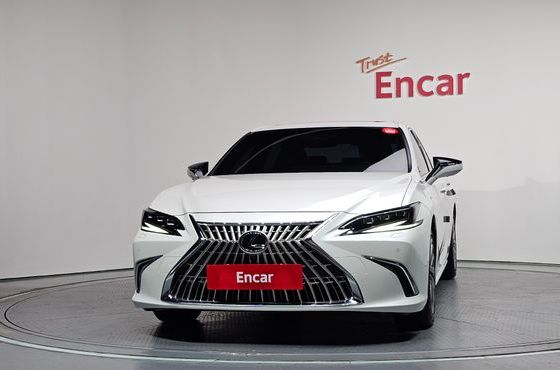 Lexus ES Executive — пробег 13 132 км — фото 3 из 5