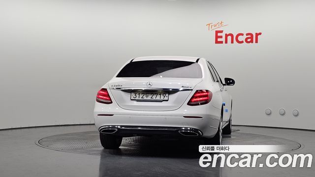 Mercedes-Benz E-Class из Кореи Encar
