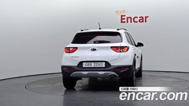 Kia Stonic из Кореи Encar