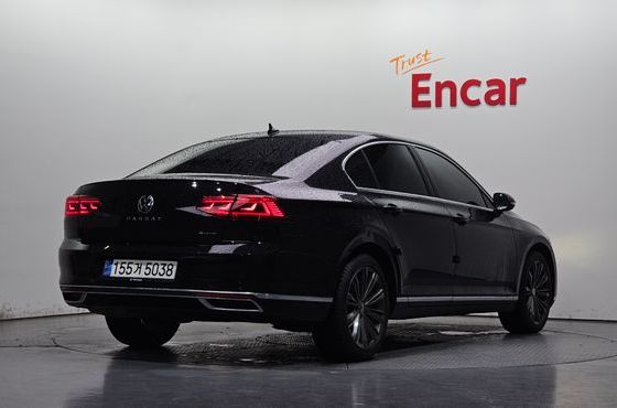 Volkswagen Passat 2.0 TDI 4Motion Prestige — пробег 88 236 км — фото 2 из 5