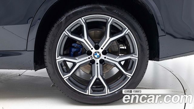 BMW X5 xDrive 40i M Sport — пробег 8 700 км — фото 5 из 5