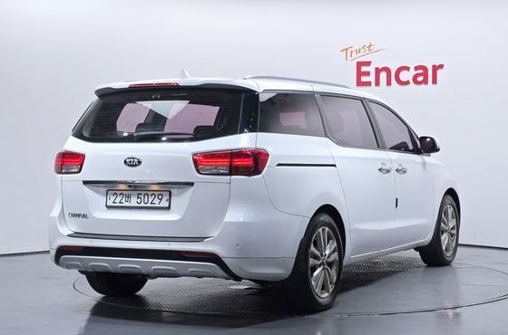 Kia Carnival 9-seater Prestige — пробег 134 407 км — фото 2 из 5