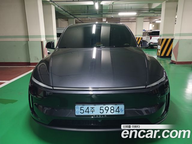Tesla Model Y Premium RWD — пробег 651 км — фото 1 из 5