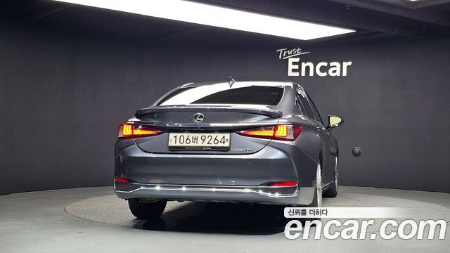 Lexus ES Luxury Plus — пробег 127 620 км — фото 4 из 5