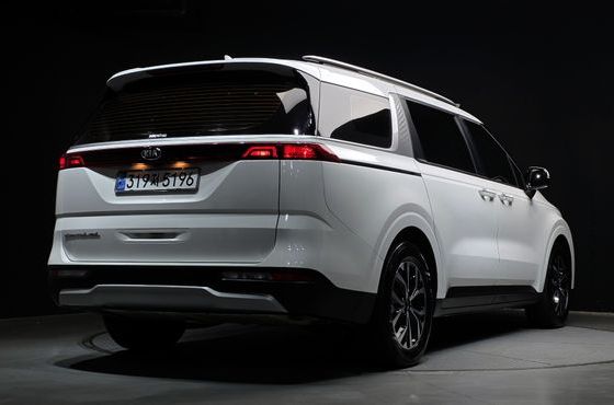 Kia Carnival 9-Seater Prestige — пробег 73 505 км — фото 2 из 5