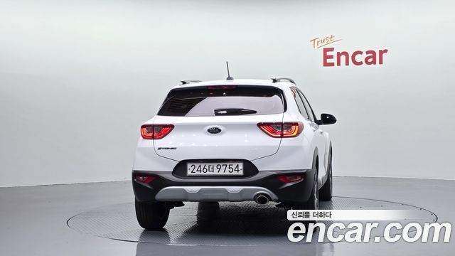Kia Stonic из Кореи Encar