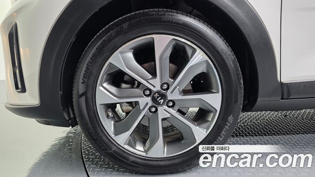 Kia Stonic из Кореи Encar