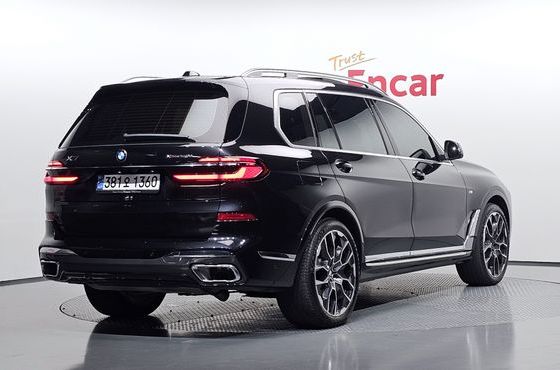 BMW X7 xDrive 40i M Sport 6STR — пробег 32 610 км — фото 2 из 5