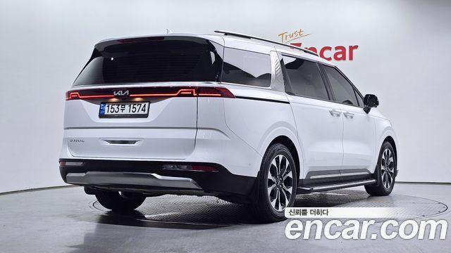 Kia Carnival 9-Seater Signature — пробег 57 208 км — фото 2 из 5