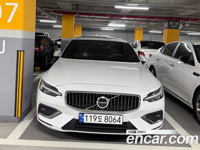 Volvo S60 B5 Ultimate Bright — пробег 70 500 км — фото 1 из 5