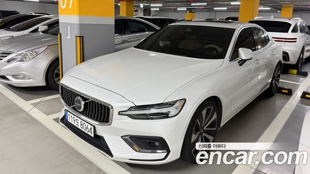 Volvo S60 B5 Ultimate Bright — пробег 70 500 км — фото 2 из 5