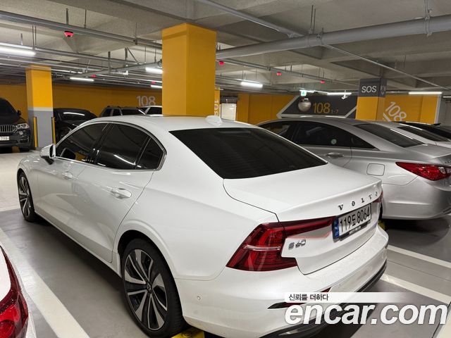 Volvo S60 B5 Ultimate Bright — пробег 70 500 км — фото 4 из 5