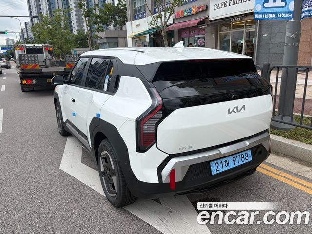 Kia EV3 Standard 2WD Air — пробег 532 км — фото 5 из 5