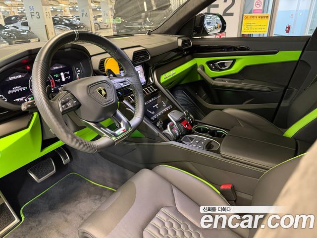 Lamborghini Urus из Кореи Encar