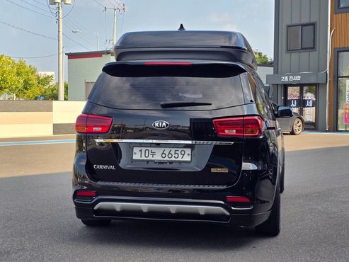 Kia Carnival 7-Seater Hi-Limousine President — пробег 194 000 км — фото 2 из 5