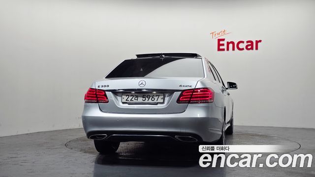 Mercedes-Benz E-Class E300 4MATIC Avantgarde — пробег 108 379 км — фото 4 из 5