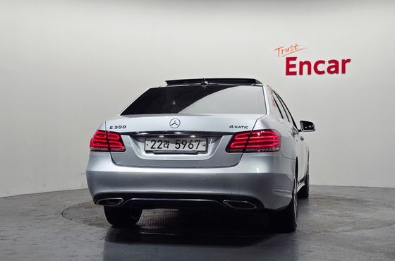 Mercedes-Benz E-Class E300 4MATIC Avantgarde — пробег 108 379 км — фото 4 из 5