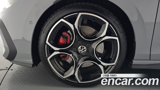 Volkswagen Golf 2.0 GTI — пробег 7 267 км — фото 5 из 5
