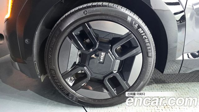 Kia EV9 Long Range 4WD GT Line — пробег 44 788 км — фото 5 из 5