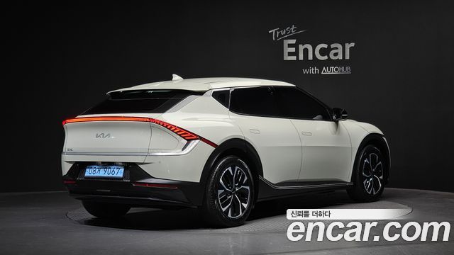 Kia EV6 Long Range Light — пробег 9 753 км — фото 2 из 5
