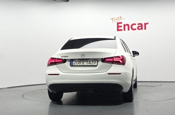 Mercedes-Benz A-Class A220 Sedan — пробег 81 118 км — фото 4 из 5
