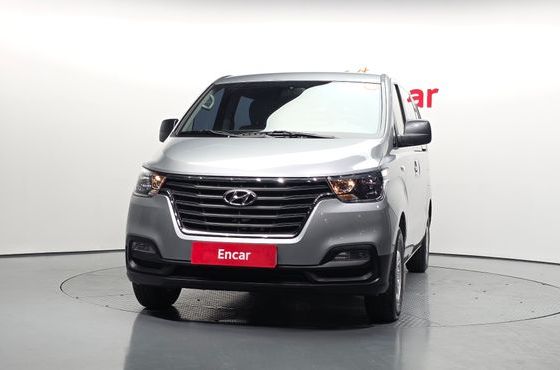 Hyundai Starex Van 5-Seater Style — пробег 15 830 км — фото 3 из 5