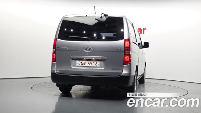 Hyundai Starex Van 5-Seater Style — пробег 15 830 км — фото 4 из 5