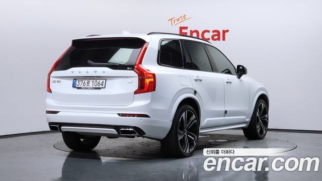 Volvo XC90 T8 R-Design Hybrid — пробег 69 577 км — фото 2 из 5