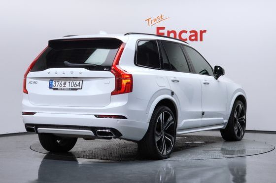 Volvo XC90 T8 R-Design Hybrid — пробег 69 577 км — фото 2 из 5
