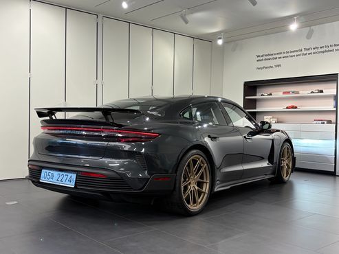 Porsche Taycan Turbo GT Weissach pack — пробег 384 км — фото 2 из 5