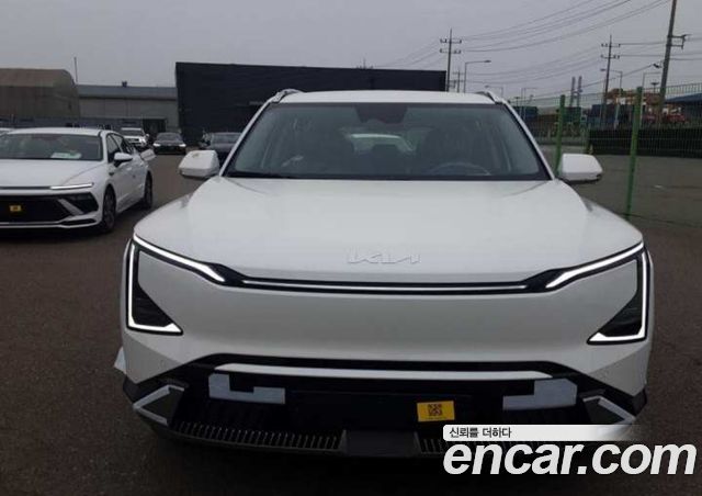 Kia EV5 Long Range 2WD Earth — пробег 1 км — фото 2 из 5