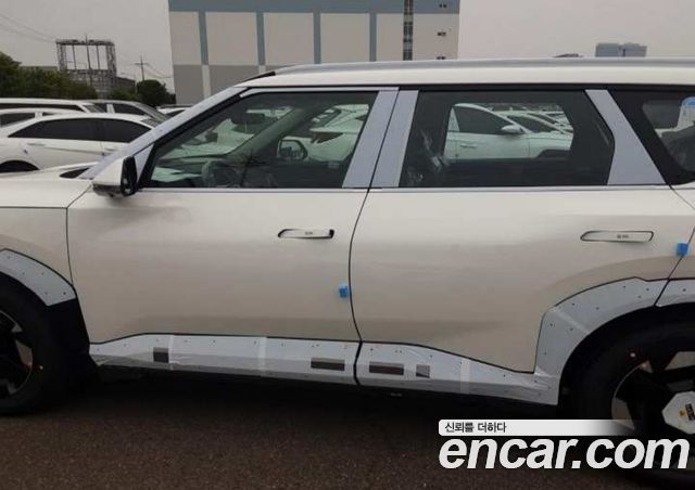 Kia EV5 Long Range 2WD Earth — пробег 1 км — фото 5 из 5