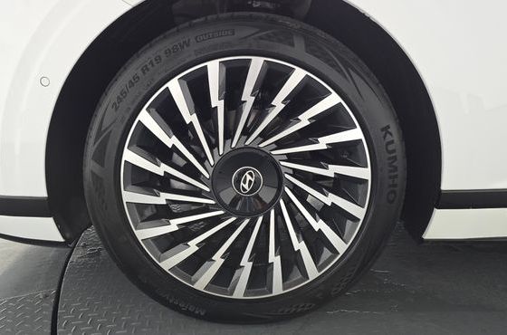 Hyundai Grandeur Calligraphy — пробег 28 884 км — фото 5 из 5