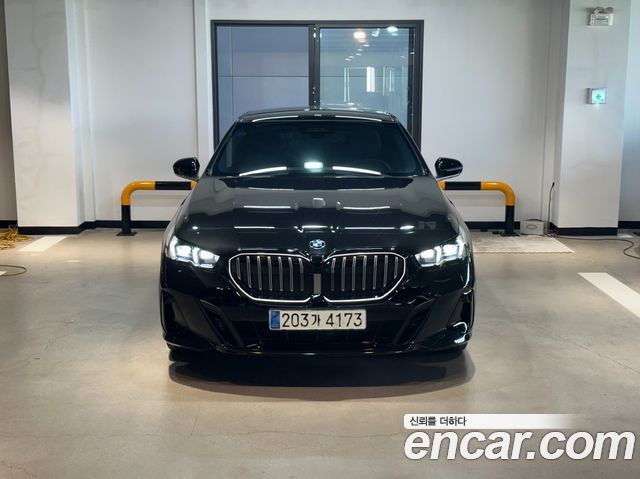 BMW 5-Series 530i xDrive — пробег 16 854 км — фото 1 из 5