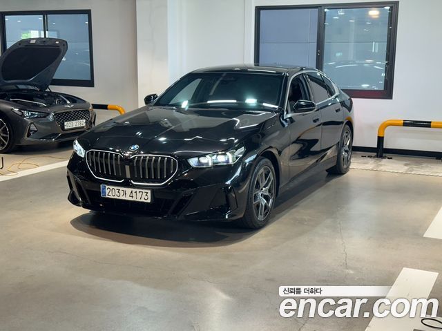 BMW 5-Series 530i xDrive — пробег 16 854 км — фото 2 из 5