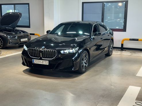 BMW 5-Series 530i xDrive — пробег 16 854 км — фото 2 из 5
