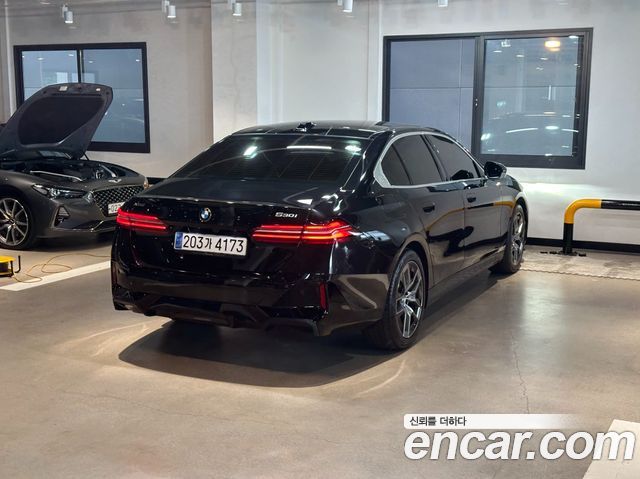 BMW 5-Series 530i xDrive — пробег 16 854 км — фото 4 из 5
