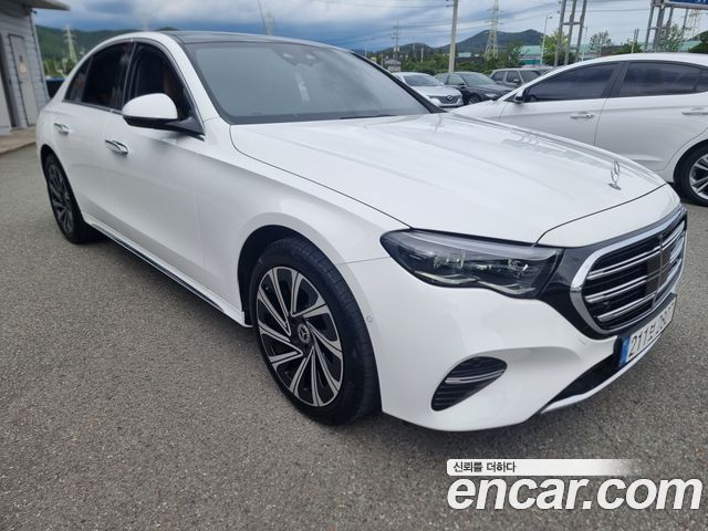 Mercedes-Benz E-Class E300 4MATIC Exclusive — пробег 14 000 км — фото 3 из 5